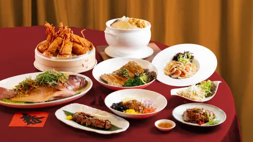 ▲ 「豐韻年菜組」以團圓為主題,年菜組包含五道山海珍饈。(圖/高雄日航酒店提供) ▲ 「豐韻年菜組」以團圓為主題,年菜組包含五道山海珍饈。(圖/高雄日航酒店提供)
