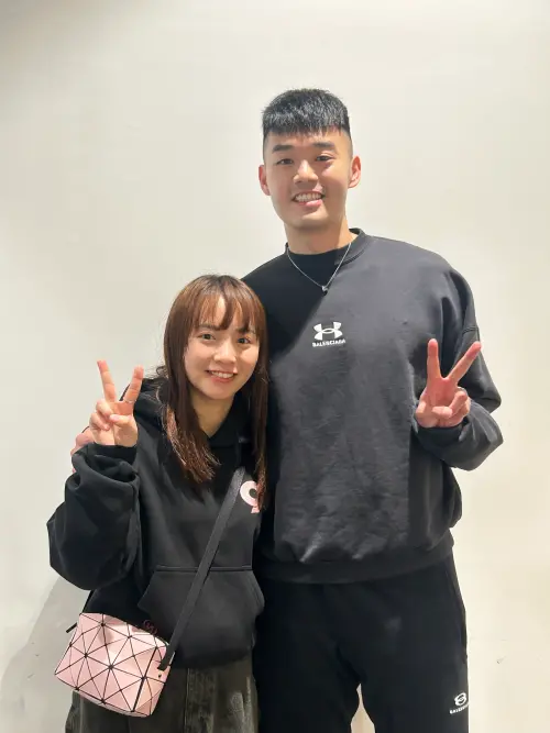 奧運羽球男雙金牌王齊麟與女友。(圖/杰威爾提供) ▲奧運羽球男雙金牌王齊麟與女友。(圖/杰威爾提供)
