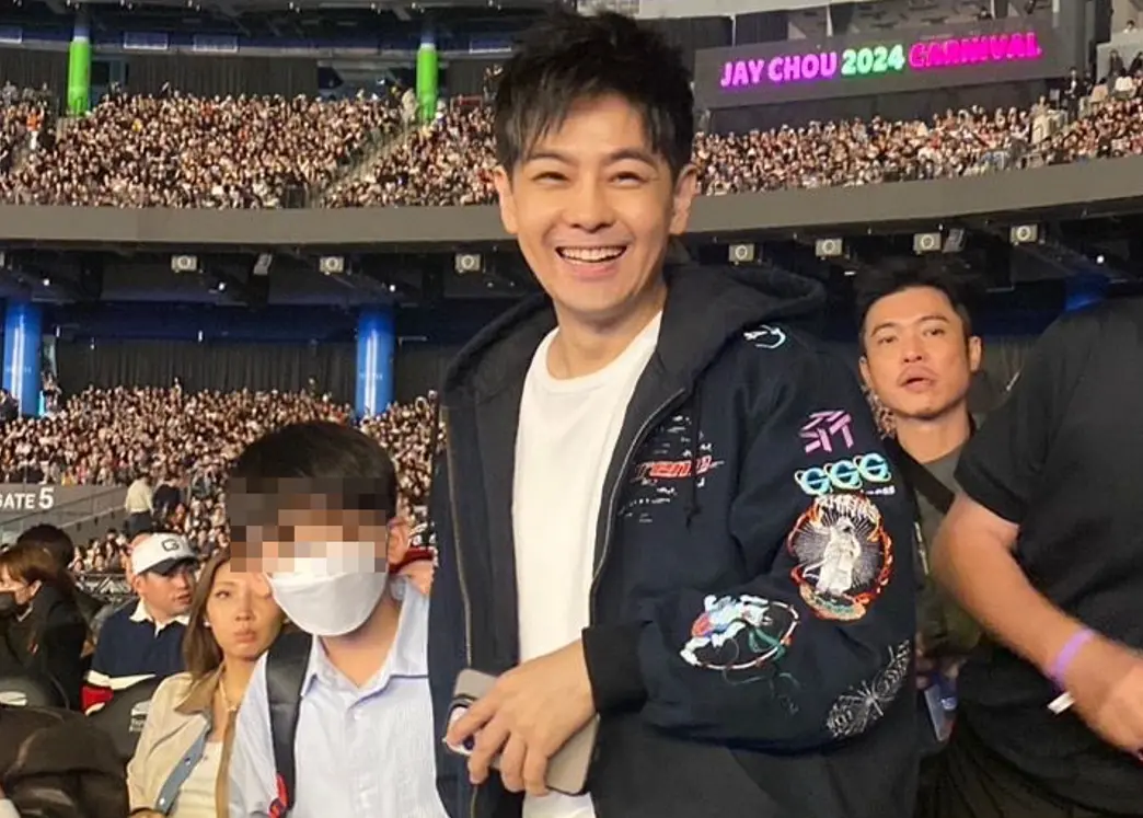 ▲林志穎今天帶著兒子來二刷周杰倫演唱會，Ella、張清芳、許光漢、陳冠希等人也都到場支持，觀眾席還有許多金牌選手。（圖／讀者提供）