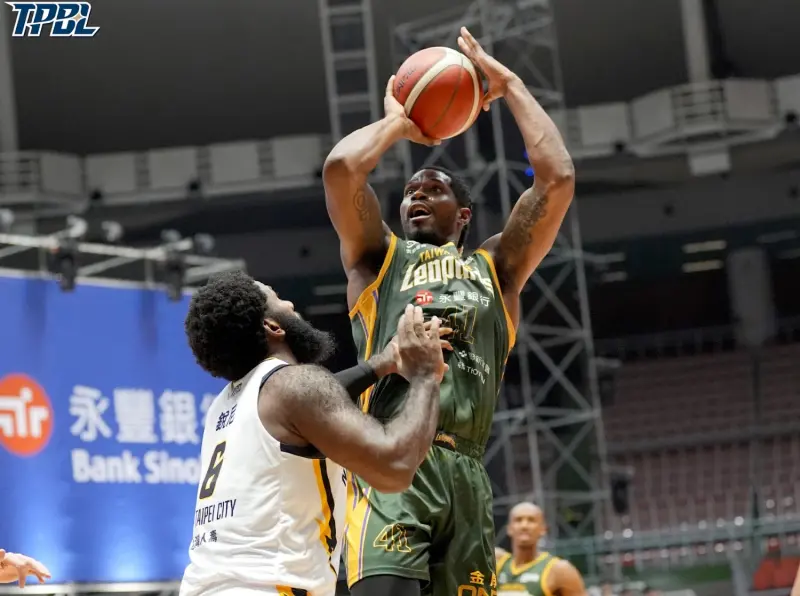 ▲台啤永豐雲豹威廉斯(Devin Williams)繳出20分、23籃板，成為TPBL聯盟首位達成「雙20」表現的球員。（圖／TPBL提供）