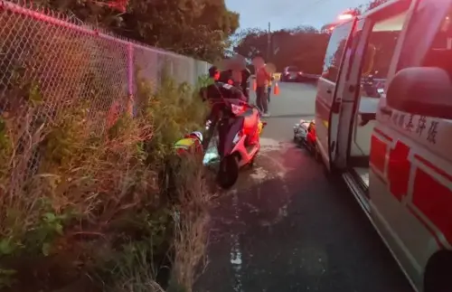 苗栗死亡車禍！騎士疑自摔跌入路邊溝渠　頭部重創送醫搶救不治
