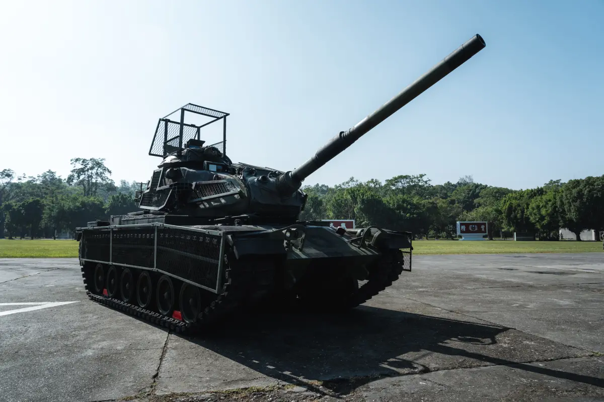 ▲國軍M60A3戰車加裝「防護柵欄」首曝光。(圖／軍聞社提供)