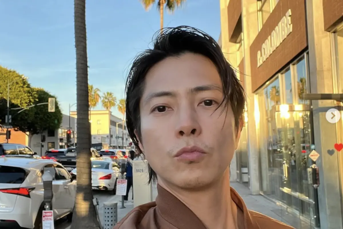 ▲日本男神山下智久（如圖）26日才現身藝人阿Ken的甜點店，引發熱議。近日一名日本媽媽在超市發現菠菜包裝標示「生產者：山下智久」，巧合撞名讓她驚喜拍照上傳社群，吸引超過46萬人觀看。（圖／翻攝自山下智久IG）