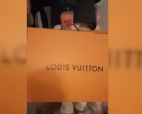 影／阿塞德出逃！敘利亞人洗劫他住所　拿走奢侈品含LV
