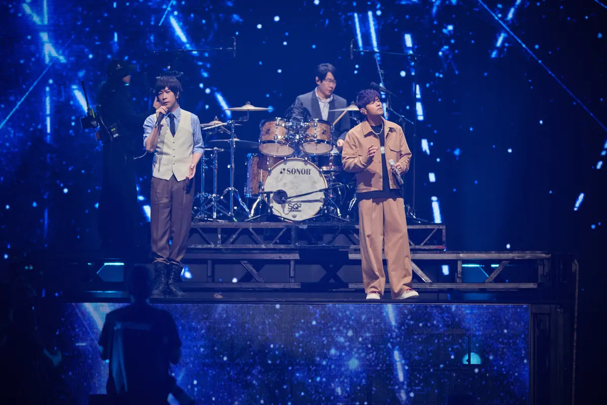 ▲五月天阿信（左）日前要找澳洲地陪，現在直接宣布將在澳洲演唱會上再度和周杰倫（右）合體，讓粉絲全都嗨翻。（圖／杰威爾提供）