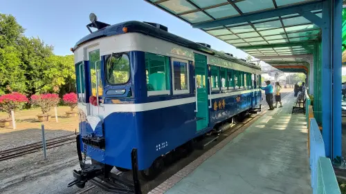 ▲以「漫步米香 香氛療癒」路線為例，搭乘勝利號火車，穿越急水溪橋，沿途欣賞城市到鄉村的田野風光，感受臺糖昔日製糖產業的深刻記憶。（圖／南市府提供）