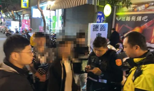 台中大雅夜市爆鬥毆！國三生遇仇家call爸打人　當街拳打腳踢被逮
