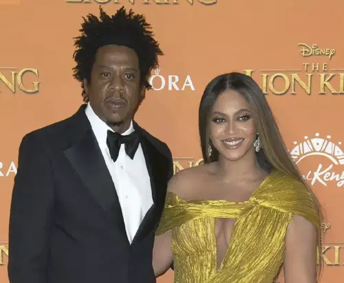 ▲碧昂絲（右）和傑斯堪稱樂壇最有富有的巨星夫妻，兩人財產總計破千億台幣，極為傲人。（圖／美聯社／達志影像）