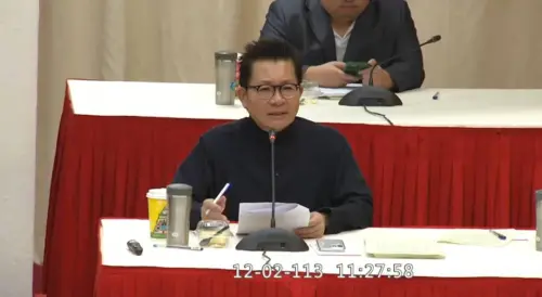 吳春城推「壯世代」被質疑圖利 她喊:別讓一顆屎毀了好心