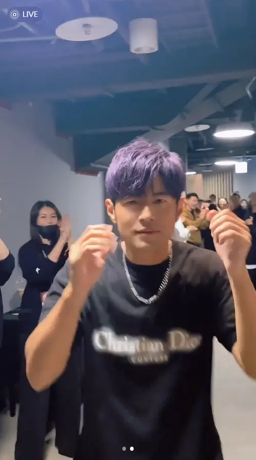 ▲▼周杰倫下班後一見到昆凌的表情很有愛。（圖／昆凌小紅書）