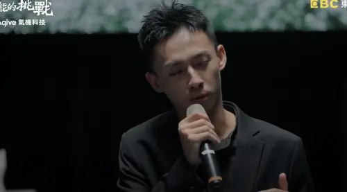 ▲洪毓璟上《靈能的挑戰》曝光家族命案，阿谷老師通靈解惑他爆哭。（圖／翻攝自YouTube Joeman）