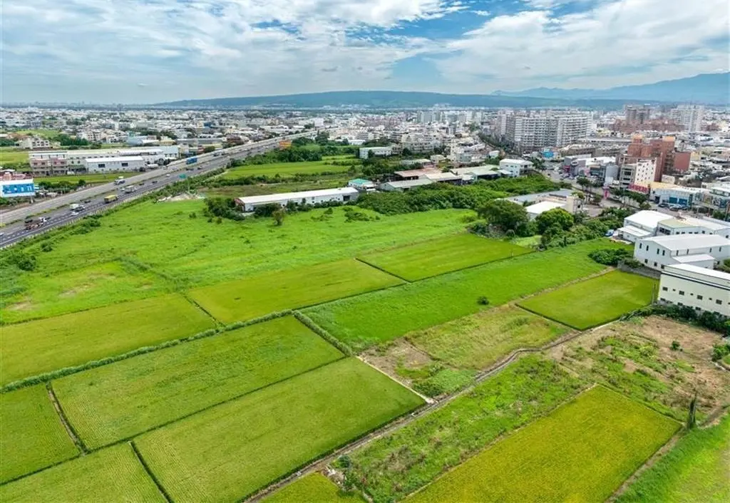 ▲彰化交流道特定區位於金馬路和國道一號中間，目前是大片農田（圖／彰化縣政府提供，2024.12.10）