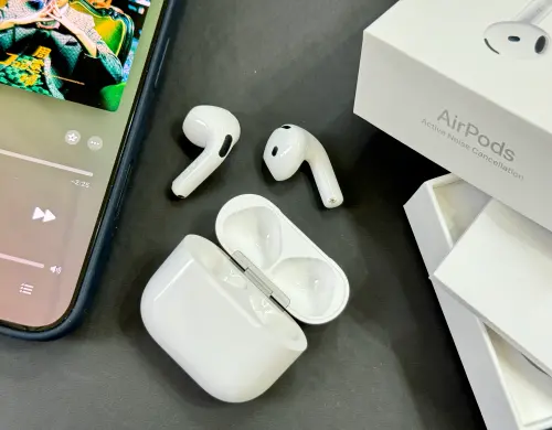 蘋果「AirPods 4主動降噪耳機」開箱！Pro 2尷尬了：舒適性大勝
