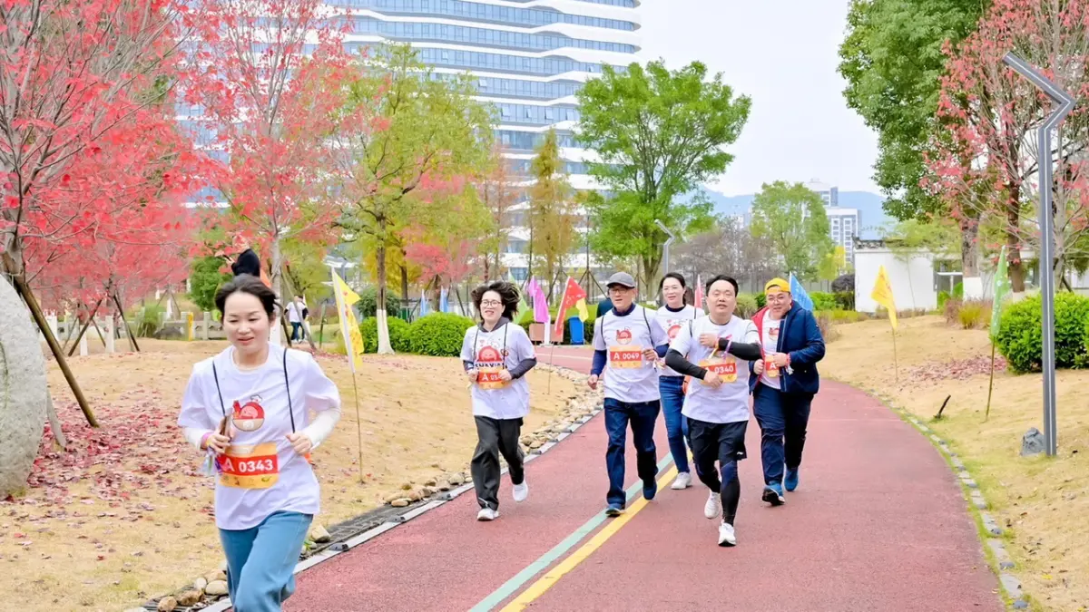 ▲參賽者們努力完成路跑活動。（圖／記者陳美嘉翻攝）