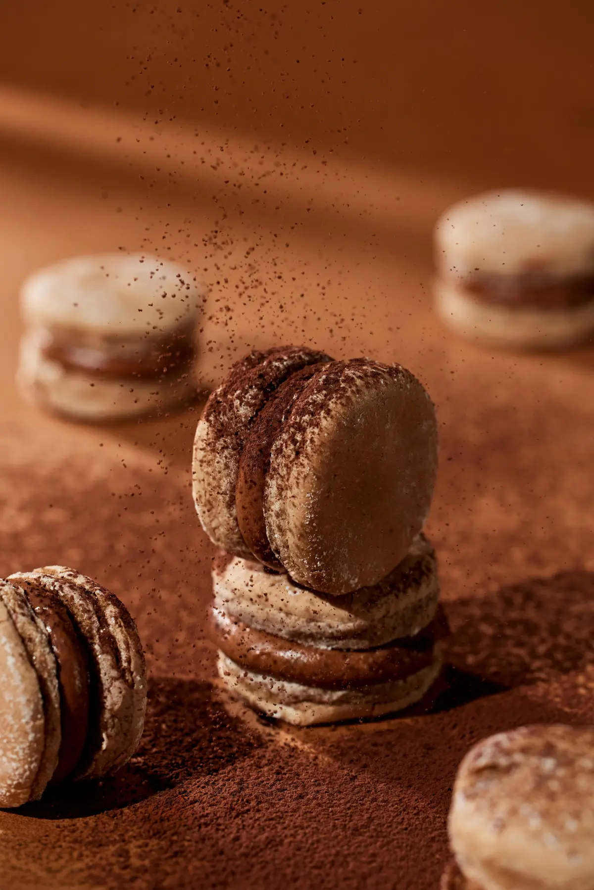 ▲台中不二糕餅攜手義大利精品巧克力AMEDEI，強強聯手推出頂級聯名商品「巧克力福令卡」，13日起開賣。（圖／不二糕餅提供）