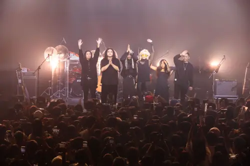 ▲無妄合作社「開往天堂的海盜船」巡演圓滿落幕,謝碩元(左起)、林玉湛、郭力瑋、張皓鈞、Fergie Lian、斯九善。(圖/三創clapperstudio、苗家澍攝影) ▲無妄合作社「開往天堂的海盜船」巡演圓滿落幕,謝碩元(左起)、林玉湛、郭力瑋、張皓鈞、Fergie Lian、斯九善。(圖/三創clapperstudio、苗家澍攝影)