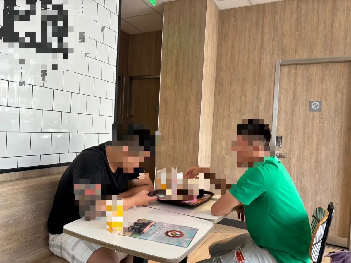 ▲少輔會接案後將小武心中所缺的一小塊拼圖重新拼湊起來，讓小武找回對家庭的歸屬感，進而意識到自己好像走錯路，為回頭之路找到了開端。（圖／高市少年隊提供）