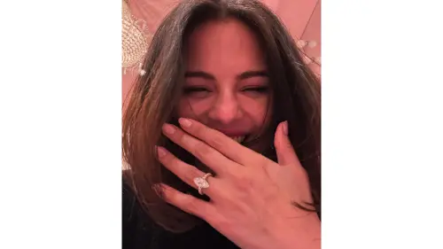 席琳娜selena gomez訂婚!曬大鑽戒嫁音樂人男友:永遠從現在開始