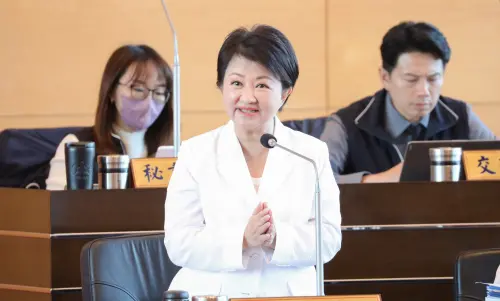 中市女議員露小肚肚挺陳玉珍 盧秀燕曝心法:我越打越旺 ▲台中市長盧秀燕說,把每一次考驗當作成長茁壯的機會,就會「越打越旺」。(圖/台中市政府提供,2024.12.12)