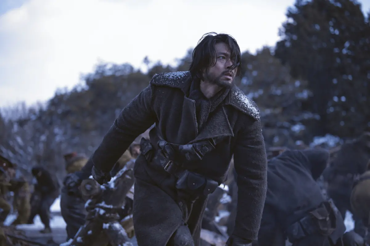 ▲《哈爾濱》中，玄彬飾演韓國獨立運動家安重根，誓死完成暗殺任務。詮釋安重根，向來就不是一件簡單的工作。（圖／網銀國際影視）