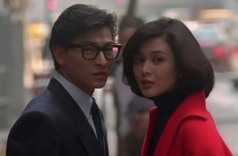 ▲劉德華（左）和關之琳曾搭檔演出11次情侶，被問到兩人是否戀情有譜，劉德華親吐沒交往理由，因為他一直覺得關之琳名花有主，所以從來沒有主動展開追求。（圖／翻攝自微博）