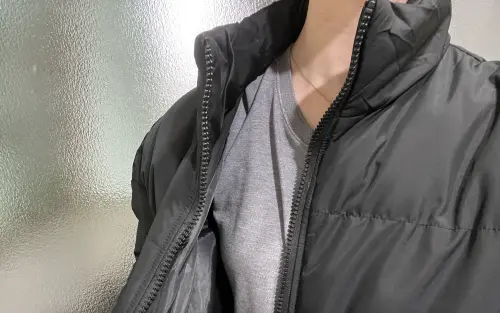 穿厚毛衣更冷！羽絨外套「內搭薄上衣」最暖　專家曝實測結果驚呆
