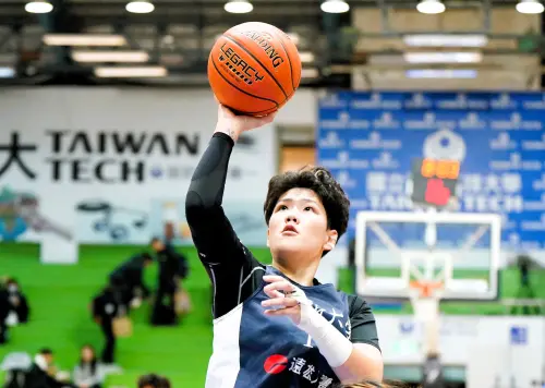 世新大學蔡佑蓮創UBA生涯新高21分,目前7場預賽場場上雙。(圖/大專體總提供) ▲世新大學蔡佑蓮創UBA生涯新高21分,目前7場預賽場場上雙。(圖/大專體總提供)