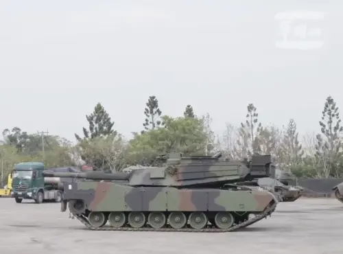 ▲首批「地表最強」M1A2T戰車抵台。（圖／取自軍聞社）