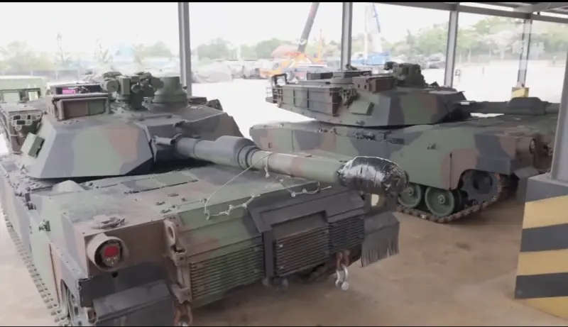 ▲首批「地表最強」M1A2T戰車抵台。(圖/取自軍聞社)