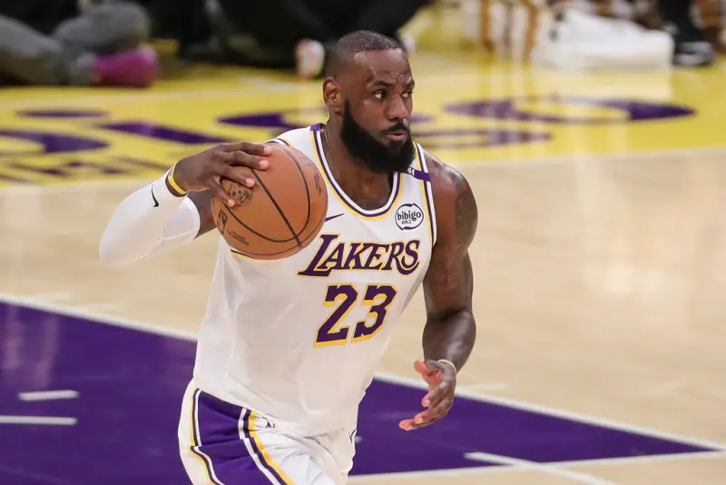 ▲湖人當家球星「詹皇」Lebron James缺席兩場後今天歸隊，繳出全面成績單貢獻18分8籃板8助攻，Anthony Davis比賽中一度傷退，所幸無大礙，砍下全場最高40分16籃板。（圖／美聯社／達志影像）