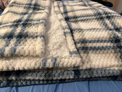 「三明治蓋被法」實測5分鐘流汗！4種棉被蓋對暖整夜：順序太重要
