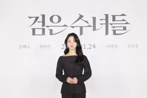 ▲全余贇飾演冷靜、心思細膩的「米凱拉修女」。(圖/movie_n_NEW X) ▲全余贇飾演冷靜、心思細膩的「米凱拉修女」。(圖/movie_n_NEW X)