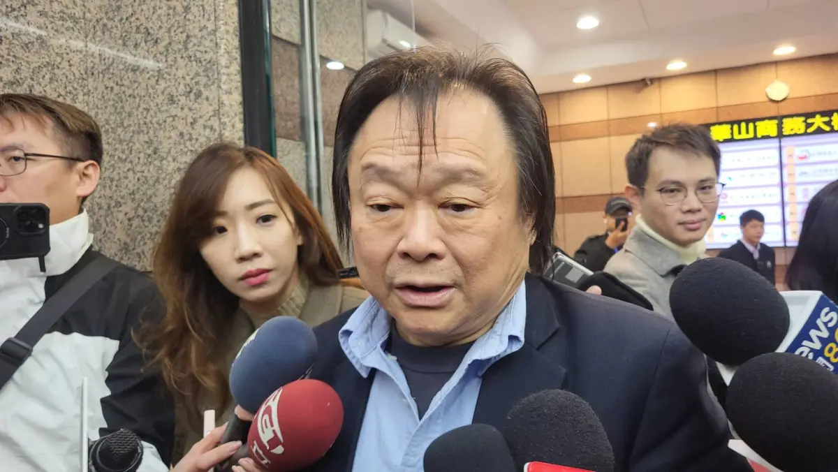 ▲王世堅驚傳出車禍，所幸人並無大礙，稍早也在社群平台報平安。（圖／記者陳佩君攝）