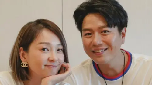 ▲六月（左）、李易（右）近日才帶一雙兒女出遊，李易還在社群上曬出老婆送的禮物、卡片，如今卻傳出六月與小自己20歲的男保母聊露骨訊息。（圖／李易IG）