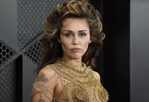 ▲麥莉為年度大片《阿凡達：火與燼》演唱主題曲，為已經備受期待的該片更添吸引力。（圖／美聯社／達志影像）