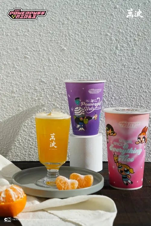萬波買一送一!聯名飛天小女警「娃娃盲盒」送配件換裝 新品開喝 ▲萬波開喝台灣「茂谷柑」搭配黃金烏龍調配的「蜜柑烏龍」新品。(圖/萬波島嶼紅茶提供)