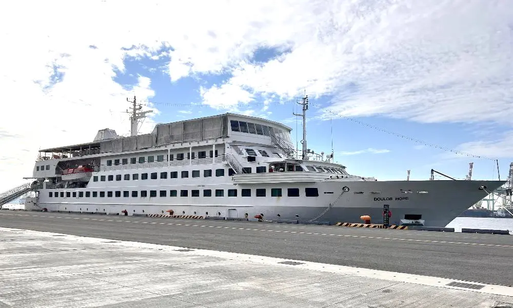 ▲首次抵達台灣的「世界最大海上圖書館」望僕號Doulos Hope在花蓮！今起50元登船看書，景觀咖啡廳吃冰淇淋30元、買爆米花35元，門票、時間、預約網址等參觀資訊一次整理。（圖／海洋委員會提供）