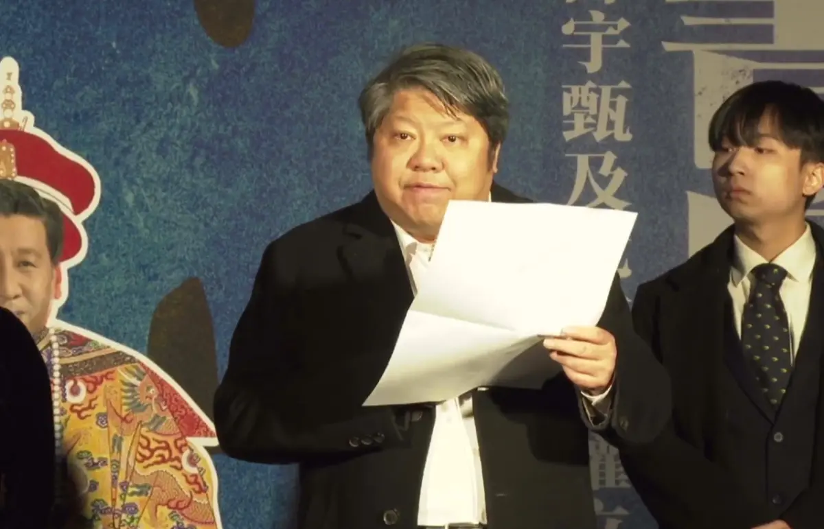 ▲經濟民主連合召集人賴中強號朝群眾，18日晚上起連續三天，在國民黨中央外抗議。（圖／翻攝經民連臉書）