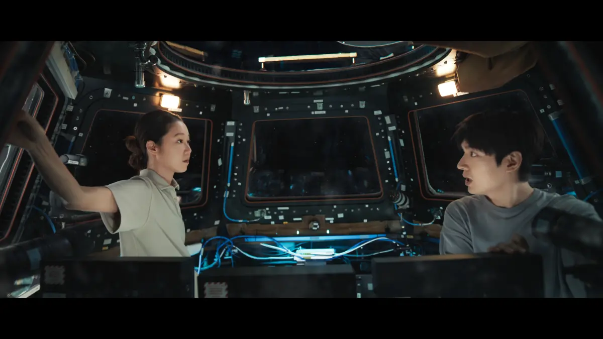 ▲《問問星星吧》雖然收視不如預期，但還是有劇迷期待李敏鎬（右）、孔曉振（左）接下來會擦出什麼火花，今（12）日晚間10時將在Netflix更新第4集。（圖／Netflix）