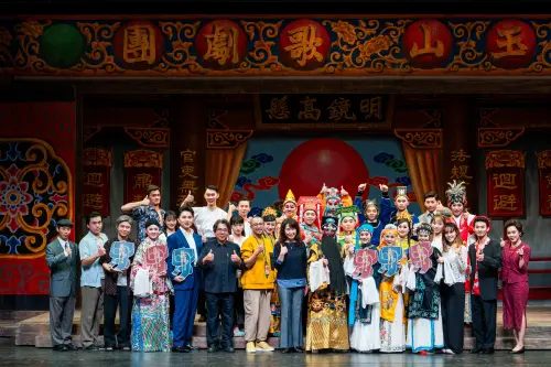 特企／沒看過歌仔戲的人也上癮　明華園總團《散戲》好評四度巡演
