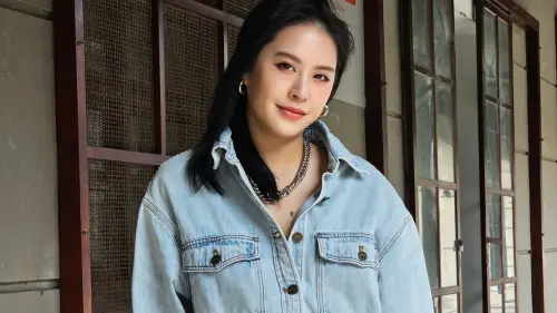 ▲黃小柔(如圖)近期點名啦啦隊女神林襄,指出對方不僅佔座還沒禮貌,對此黃小柔的出道經歷和背景遭到起底,代表作僅有「終極系列」,讓網友嚇壞喊:「怎麼敢惹(林襄)?」(圖/黃小柔 臉書) ▲黃小柔(如圖)近期點名啦啦隊女神林襄,指出對方不僅佔座還沒禮貌,對此黃小柔的出道經歷和背景遭到起底,代表作僅有「終極系列」,讓網友嚇壞喊:「怎麼敢惹(林襄)?」(圖/黃小柔 臉書)
