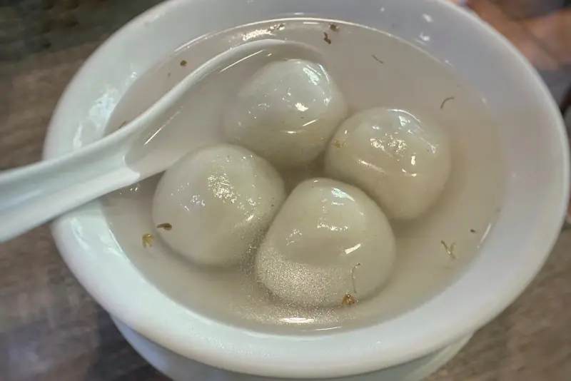 ▲本週日（21日）為二十節氣中的「冬至」，冬至這一天除了要吃湯圓外，要記得拜神、祭祖求好運。（圖／翻攝Google評論）