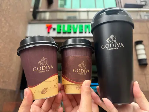 ▲GODIVA 品牌保溫杯。（圖／記者鍾怡婷攝）