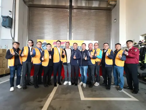 ▲順仁兄弟會捐贈消防Z-1手持式熱像儀6台，給第八救災救護大隊水湳分隊(圖／柳榮俊攝2024.12.20)