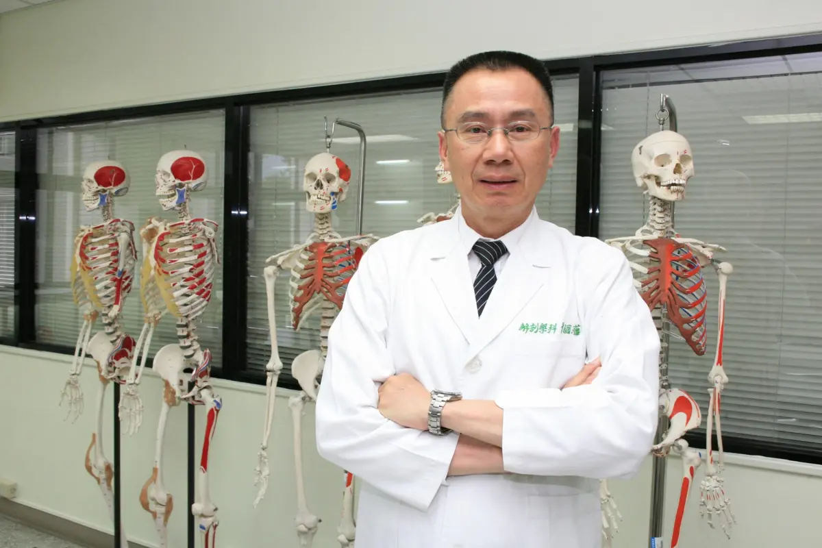 ▲曾國藩認為，無語良師已經往生，無法說話，他們奉獻身體，不求回報，承擔同學的切割，既是「不說話的老師」，也是學生的心靈導師。（圖／教育部提供）