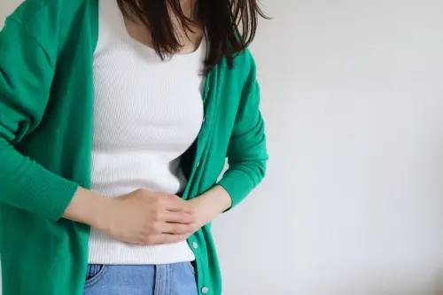 ▲腹痛、肚子痛、經痛、懷孕、子宮、生理痛。（示意圖／取自photoAC）