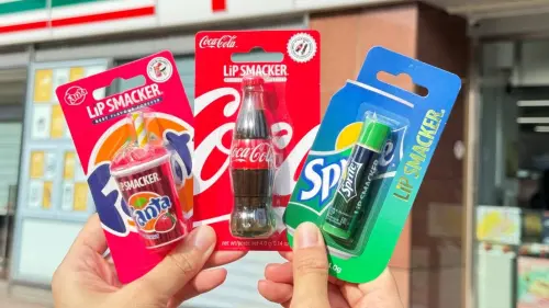 ▲美國Lip Smacker草莓芬達/可樂瓶護唇膏199元、雪碧護唇膏99元。(圖/業者提供) ▲美國Lip Smacker草莓芬達/可樂瓶護唇膏199元、雪碧護唇膏99元。(圖/業者提供)