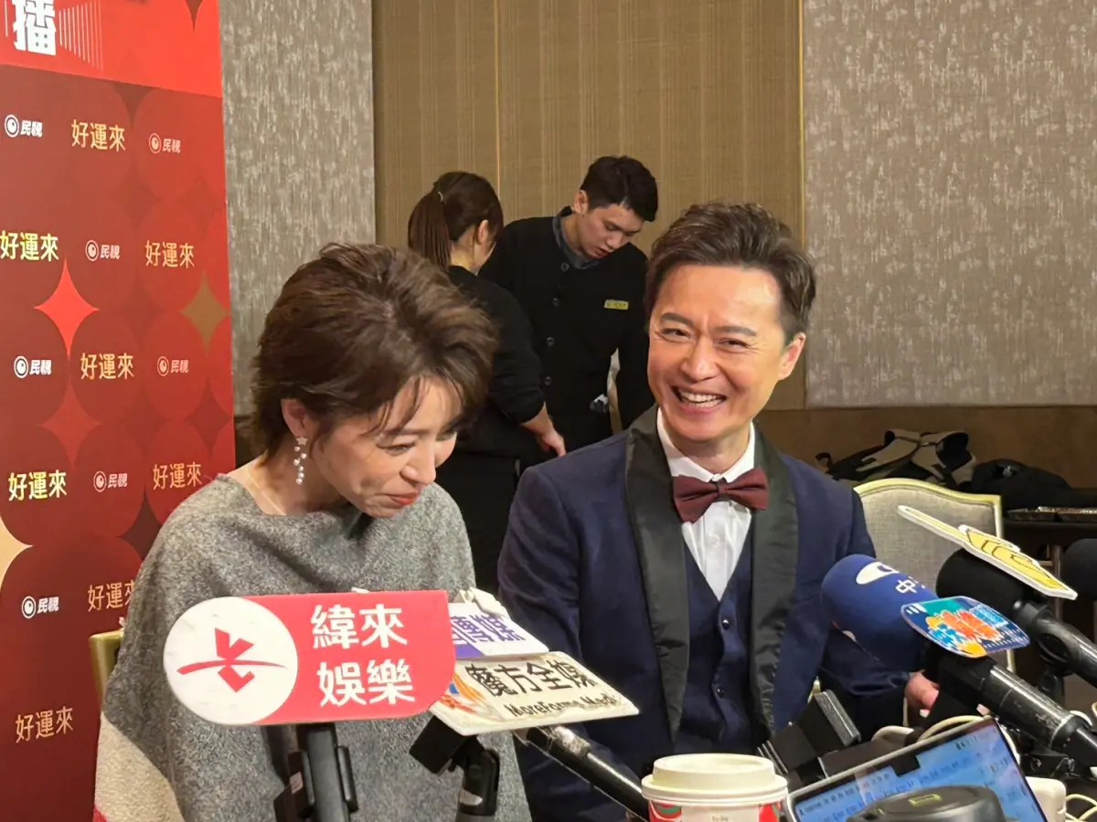 ▲王瞳（左）爆料何豪傑（右）15年前在《夜市人生》拍床戲時起生理反應。（圖／記者李欣容攝）