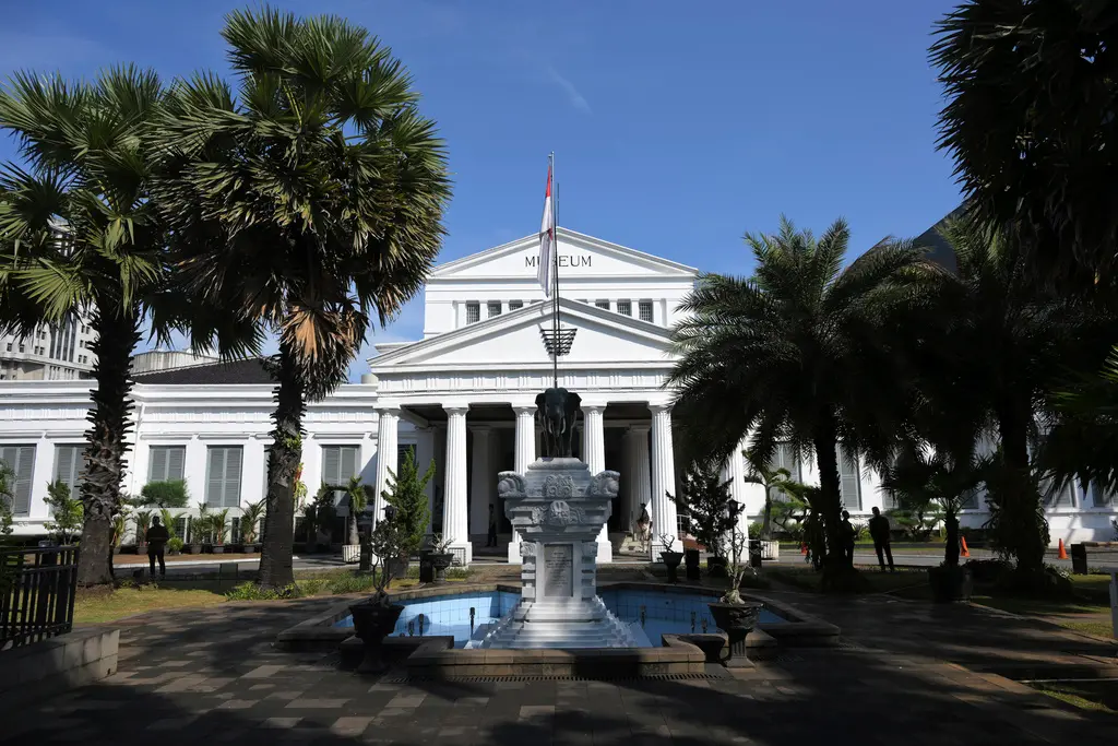 ▲印尼國家博物館展出荷蘭歸還、在殖民時期從印尼盜竊的文物。（圖／美聯社／達志影像）