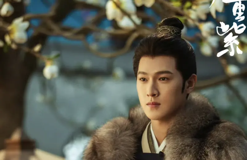 ▲李昀銳在《九重紫》中飾演男主角宋墨，戰功赫赫又對女主角呵護有加，形象堪稱完美，結果竟被說大拇指太醜。（圖／翻攝自《九重紫》微博）